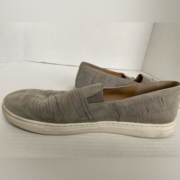 Vince Camuto Suede Slip Ons Flats Womens Shoes Loafers Brown Taupe Sz 9.5 M - Picture 9 of 9